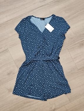 Muse Petite From A Short Story Blue Print Wrap Romper Size SP